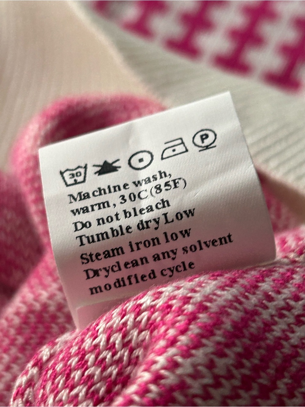 Pink and White Houndstooth V‑Neck Sweater Vest - Picture 12 of 12